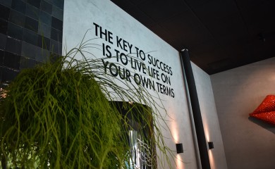 img-1